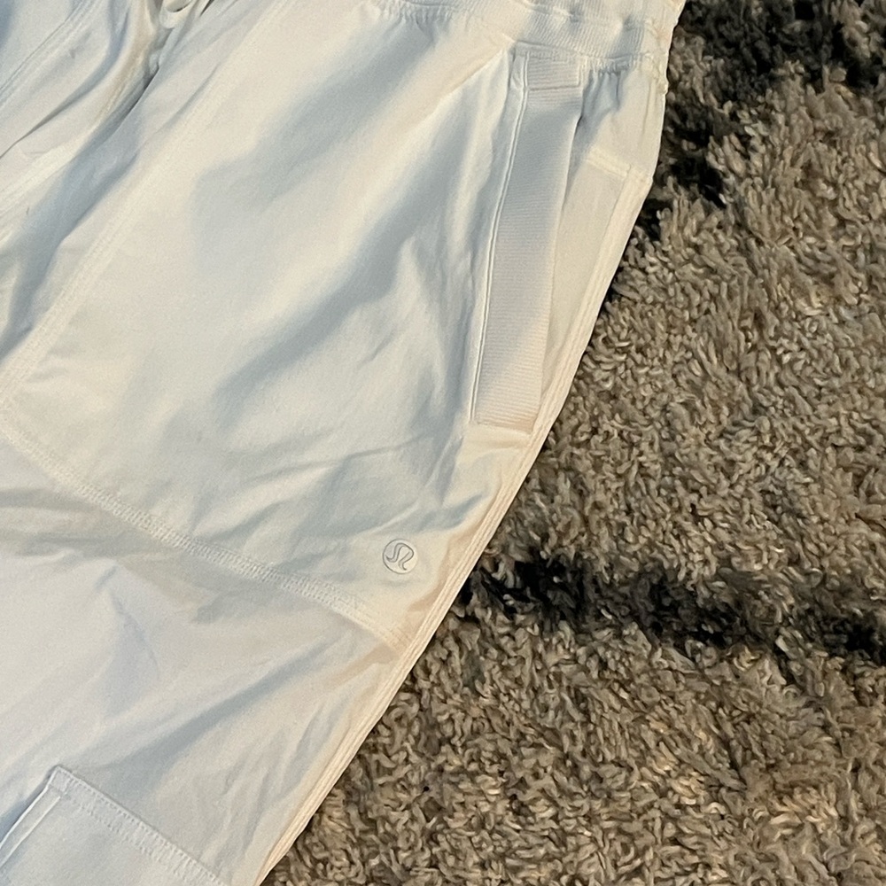 Lululemon Dance Studio Relaxed-Fit Mid-Rise Cargo Pant - White (M) - Picture 8 of 15